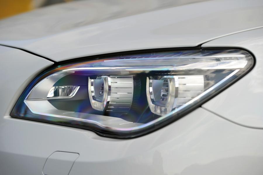  BMW 750i 2013 года  (фото 20 из 56)